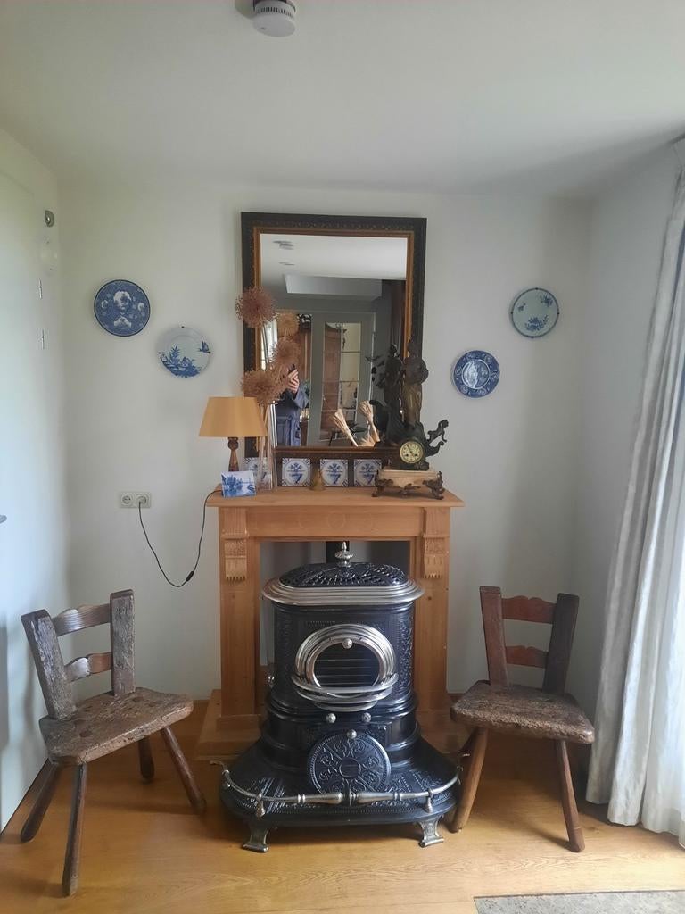 Antieke Smitshaard met houten schouw en spiegel, uniek!, Ophalen of Verzenden, Gebruikt, Vrijstaande haard, Houthaard