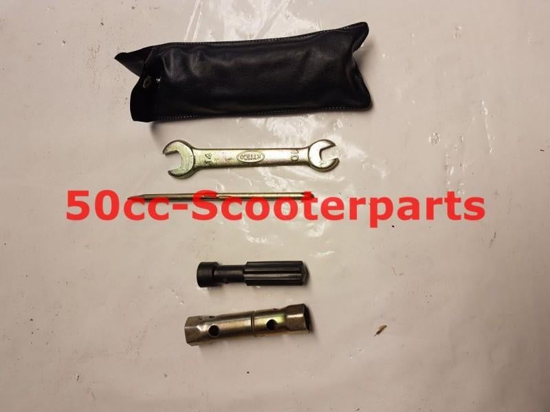 Bougiesleutelset Kymco Super 8 89010-Kgbg-C00 Gebruikt, Ophalen of Verzenden, -, -, -