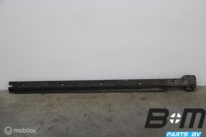 Linker dorpel bescherming Audi Q4 1EA825529, Gebruikt