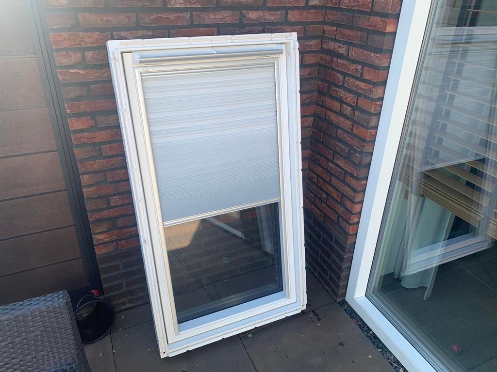 2x GGU MK08 KUNSTOF VELUX DAKRAAM 78x140 HR++, Ophalen, Zo goed als nieuw, Minder dan 80 cm, Dakraam