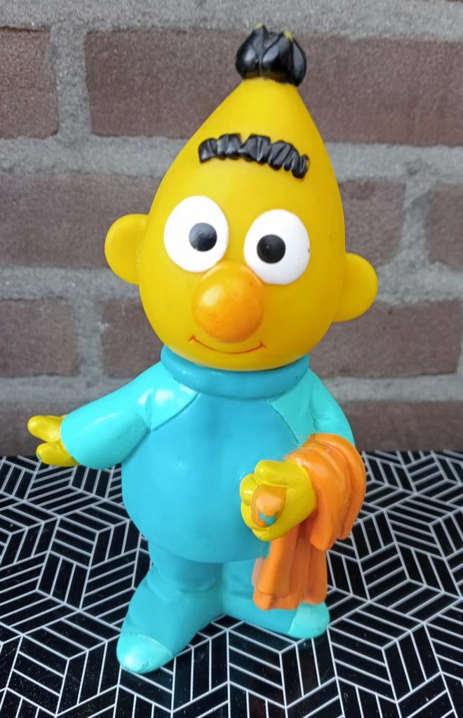 Bert spaarpot Sesamstraat 19cm illco toy.  Nr4, Verzamelen, Ophalen, Zo goed als nieuw, Actiefiguur of Pop