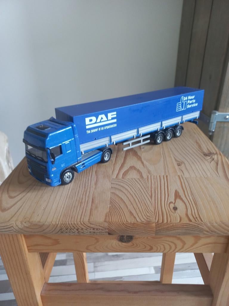 DAF vrachtwagen model met trailer - Blauw, Overige merken, 1:32 tot 1:50, Ophalen of Verzenden, Zo goed als nieuw