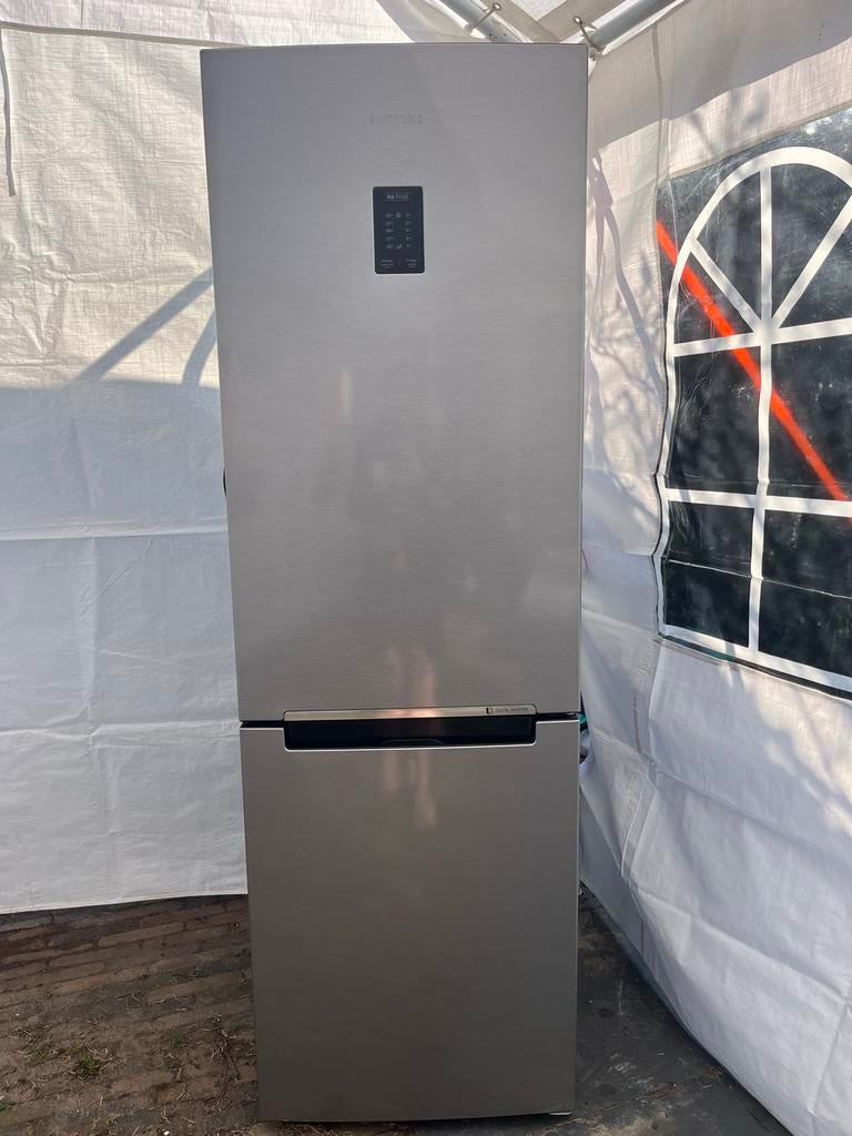 Samsung koelkast RB33J3200SA, Ophalen, Gebruikt, 200 liter of meer, Met aparte vriezer