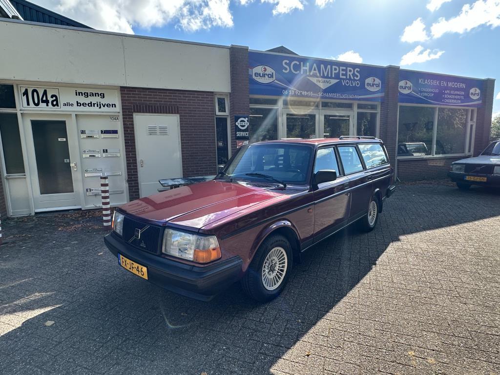 Volvo 240 2.0i Polar AIRCO, Auto's, Volvo, Achterwielaandrijving, Gebruikt, Zwart, 4 cilinders
