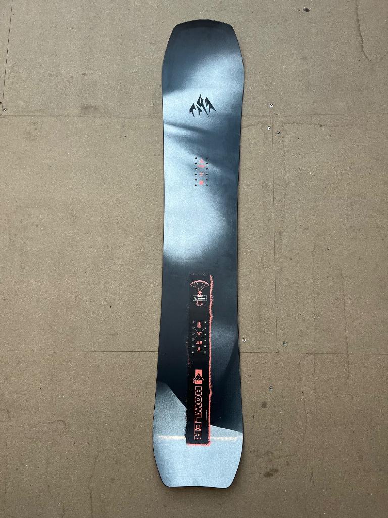 Jones Howler 161cm, Sport en Fitness, Snowboarden, Ophalen, Zo goed als nieuw, Board
