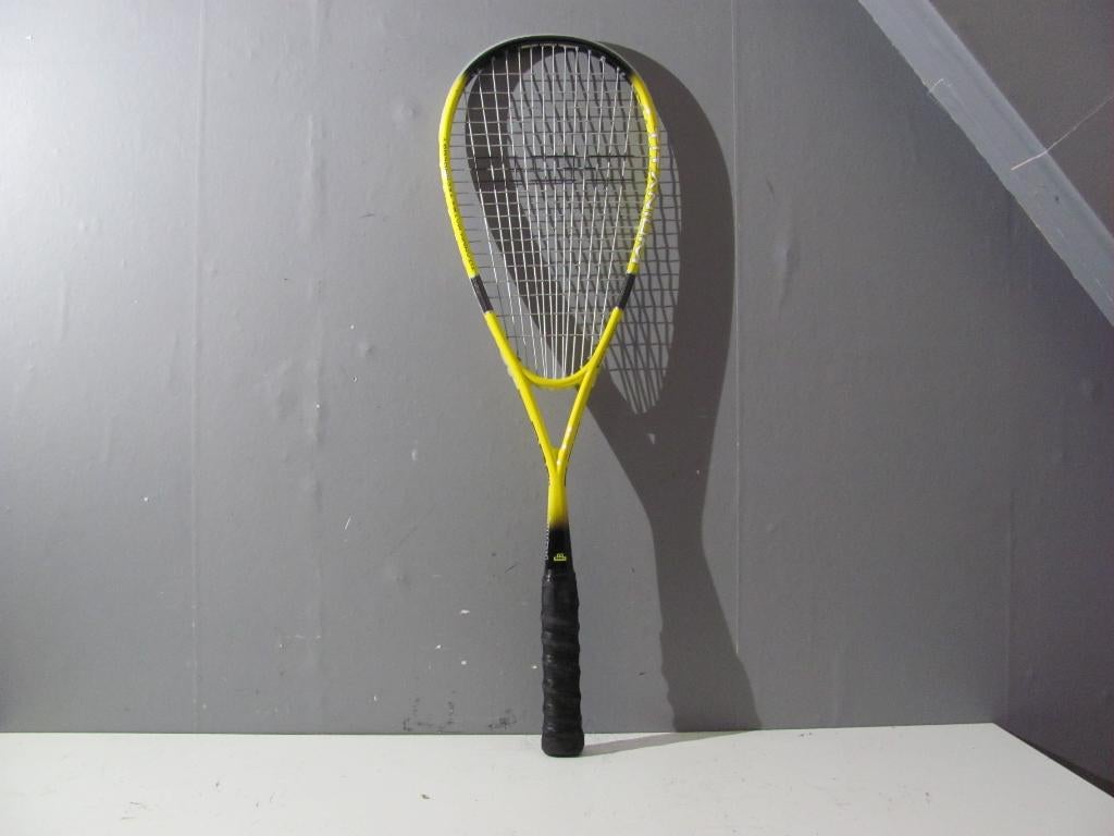 squash racket van Ddc quest control, Sport en Fitness, Squash, Ophalen of Verzenden, Zo goed als nieuw, Racket