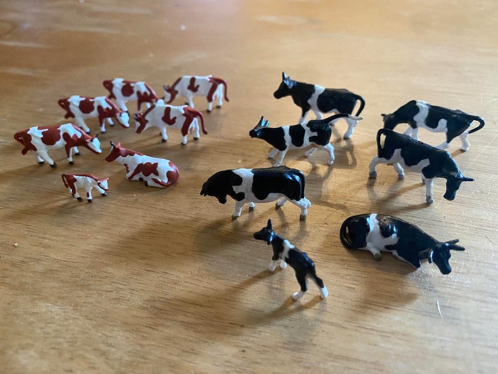 H0 set van 14 koeien nieuw, Hobby en Vrije tijd, Modeltreinen | H0, Overige merken, Natuur, Gelijkstroom of Wisselstroom, Nieuw
