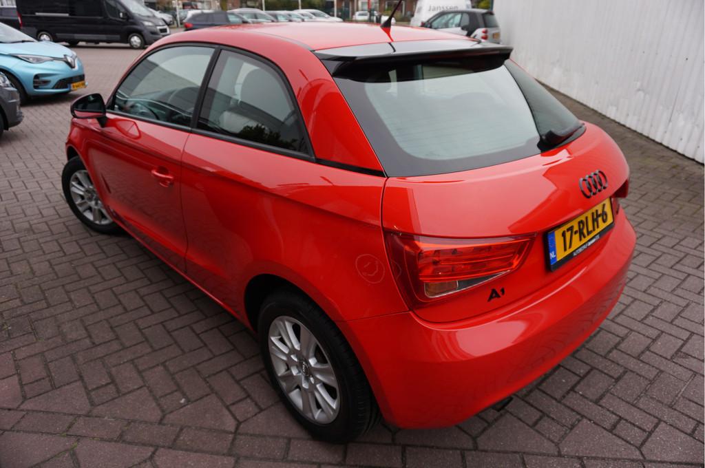 Audi A1 1.2 TFSI Attraction Pro Line Business (bj 2011), Auto's, Voorwielaandrijving, Euro 5, Zwart, 4 cilinders