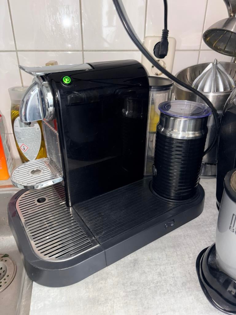 Magimix Nespresso CitiZ & Milk koffiemachine kleur zwart, Ophalen of Verzenden, Zo goed als nieuw, Elektrische melkopschuimer