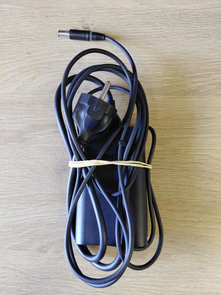 Dell 65W oplader, Computers en Software, Laptop-opladers, Ophalen of Verzenden, Zo goed als nieuw