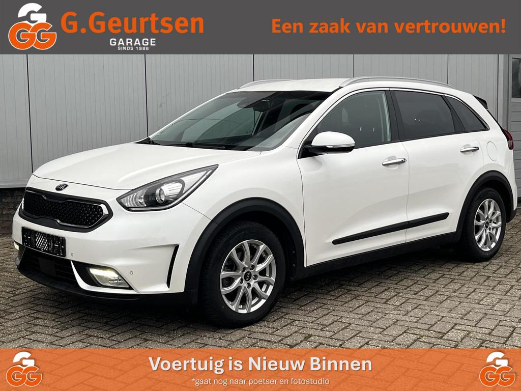 Kia Niro 1.6 GDi Hybrid DynamicLine Stoelverwarming/ventilat, Gebruikt, 2 kWh, Leder en Stof, Wit