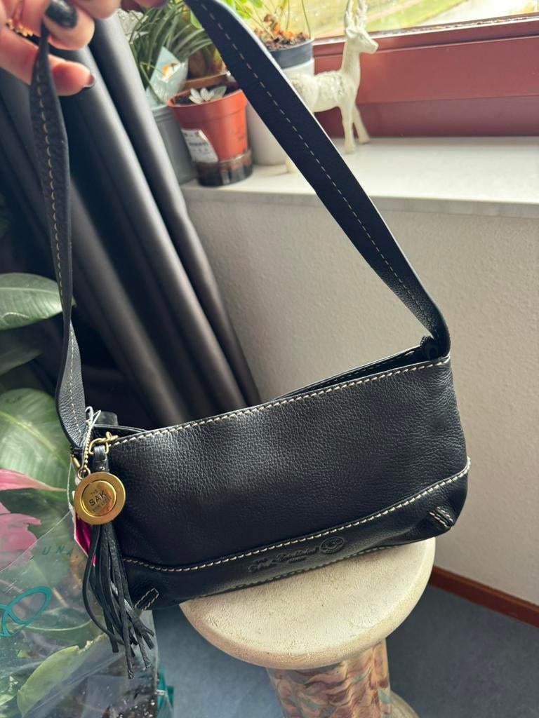 The Sak Black Leather Shoulder Bag. 18*28 cm, Verzenden, Nieuw, Blauw