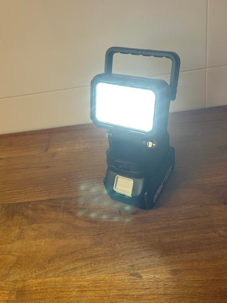 Nieuwe krachtige LED bouwlamp voor Makita 18V accu, Ophalen of Verzenden, Nieuw, Minder dan 50 watt, Lamp