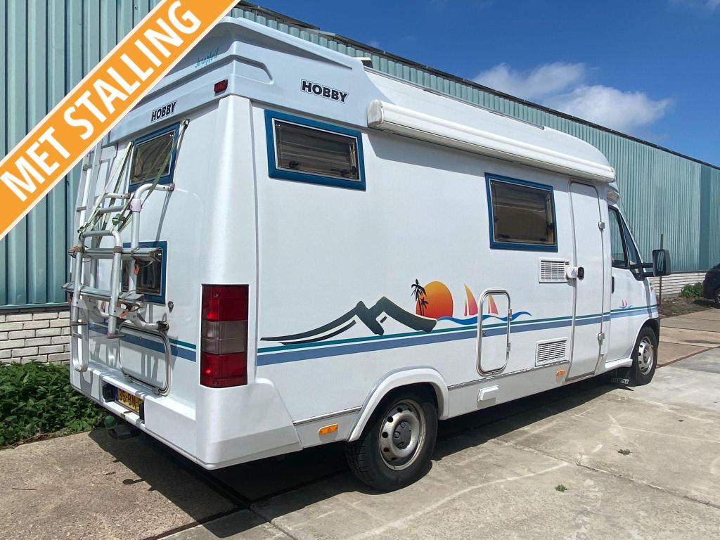 Hobby Jurapfeil 600 +luifel stapelbed, Integraal, Fiat, Hobby, Treinzit