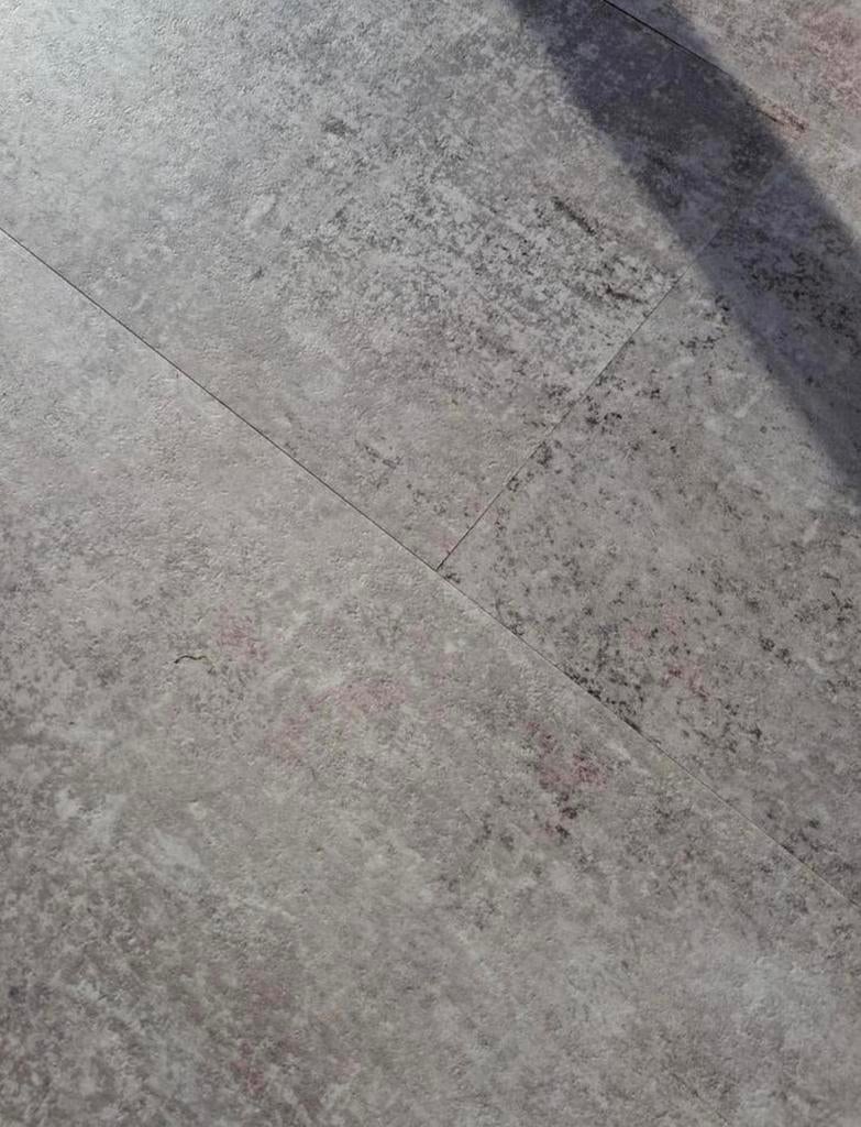 Betonlook PVC vloer - 88 m2 - VOOR DE HELFT V/D NIEUWPRIJS, Huis en Inrichting, Stoffering | Vloerbedekking, Zo goed als nieuw