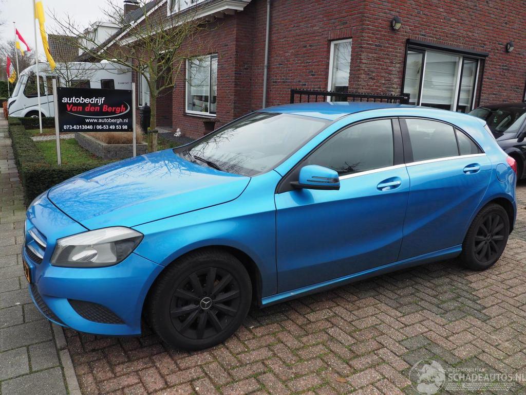Mercedes-Benz A-Klasse 180 (bj 2012), Auto diversen, Schadeauto's, Blauw, Mercedes-Benz, Handgeschakeld, Benzine