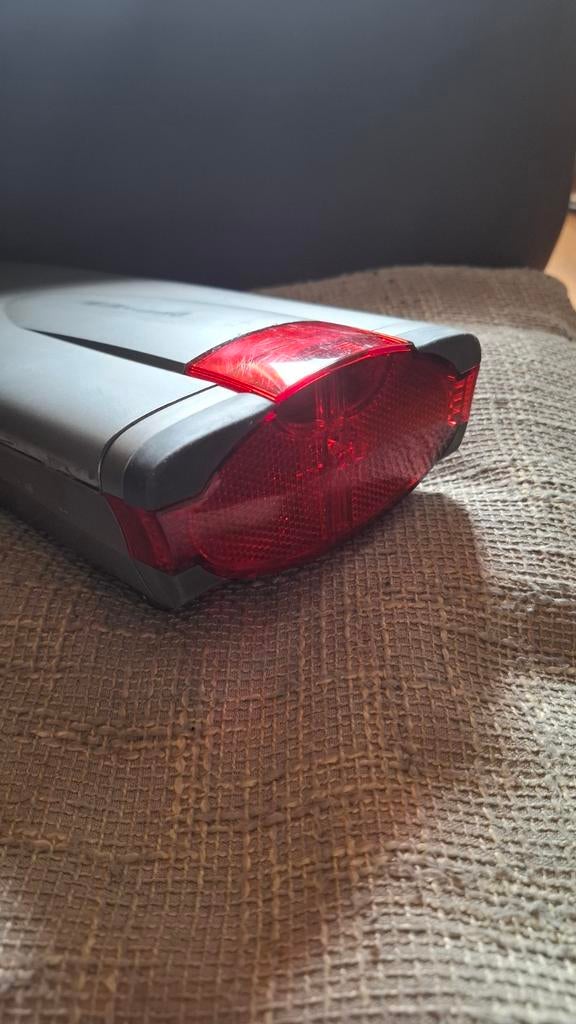 Achterlicht voor ion accu, batavus, sparta, koga., Fietsen en Brommers, Fietsaccessoires | Fietsverlichting, Gebruikt, Achterlicht
