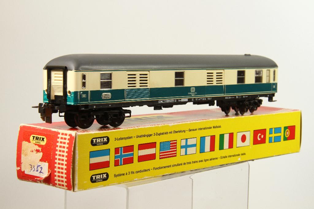 Trix Express 3352 D-trein pakwagen, Ophalen, Gebruikt, Gelijkstroom, Trix