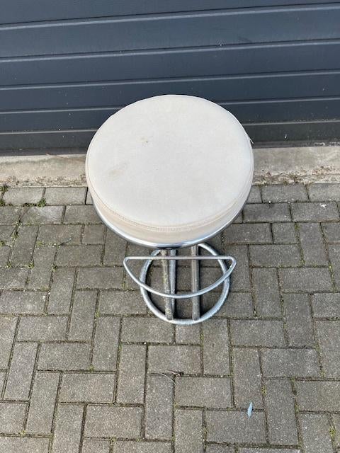 Bauhausbarkruk wit, Gebruikt, Met voetsteun, 60 tot 90 cm, Ophalen of Verzenden
