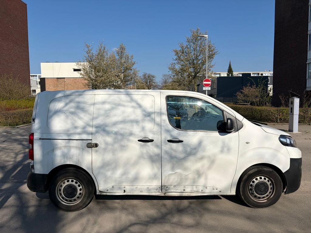Citroën Jumpy 2019 motor defect, Auto's, Bestelauto's, Voorwielaandrijving, Euro 5, Zwart, 4 cilinders