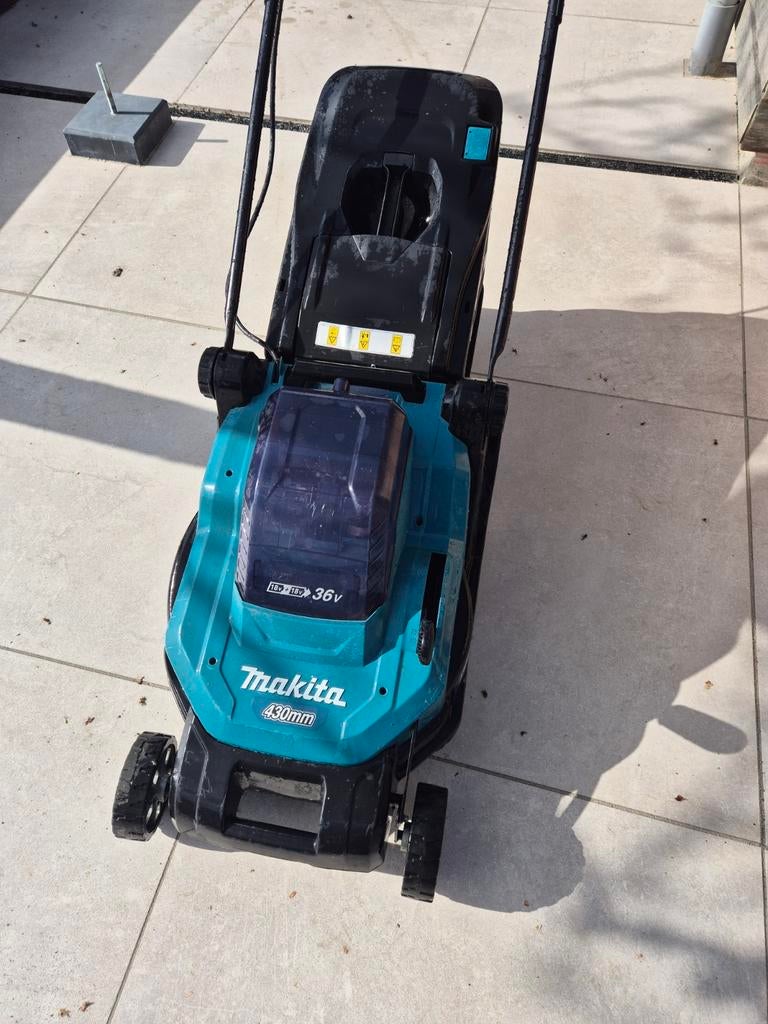 Makita Accu Grasmaaier DLM432 (zonder accu's), Ophalen, Cirkelmaaier, Gebruikt, Accu-grasmaaier