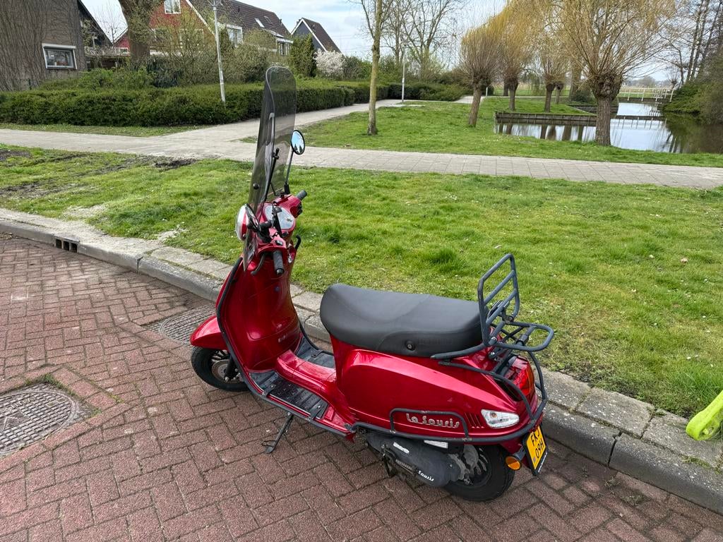 La Souris Sourini snorscooter 45kmpu, Fietsen en Brommers, Snorfietsen en Snorscooters, Zo goed als nieuw, Benzine, Ophalen, Overige merken