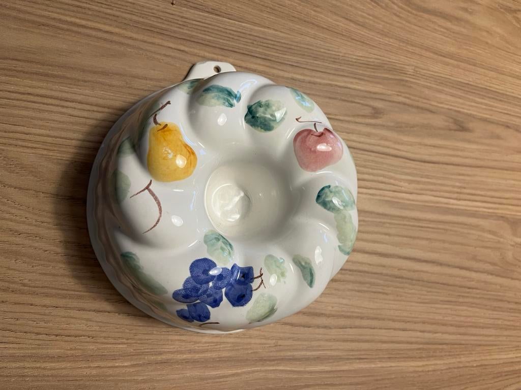 Mooie witte puddingvorm / cakevorm met bloemetjes, Ophalen, Overige stijlen, Porselein, Schaal of Schalen