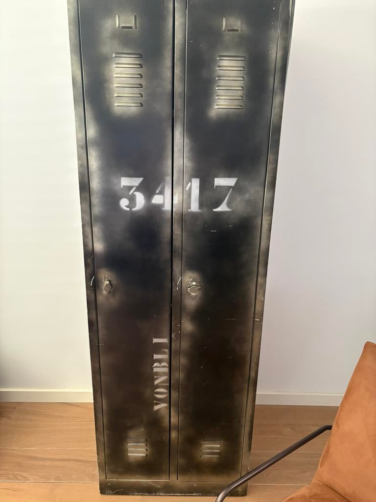 Stoere kast, Ophalen, Overige materialen, Met deur(en), Gebruikt