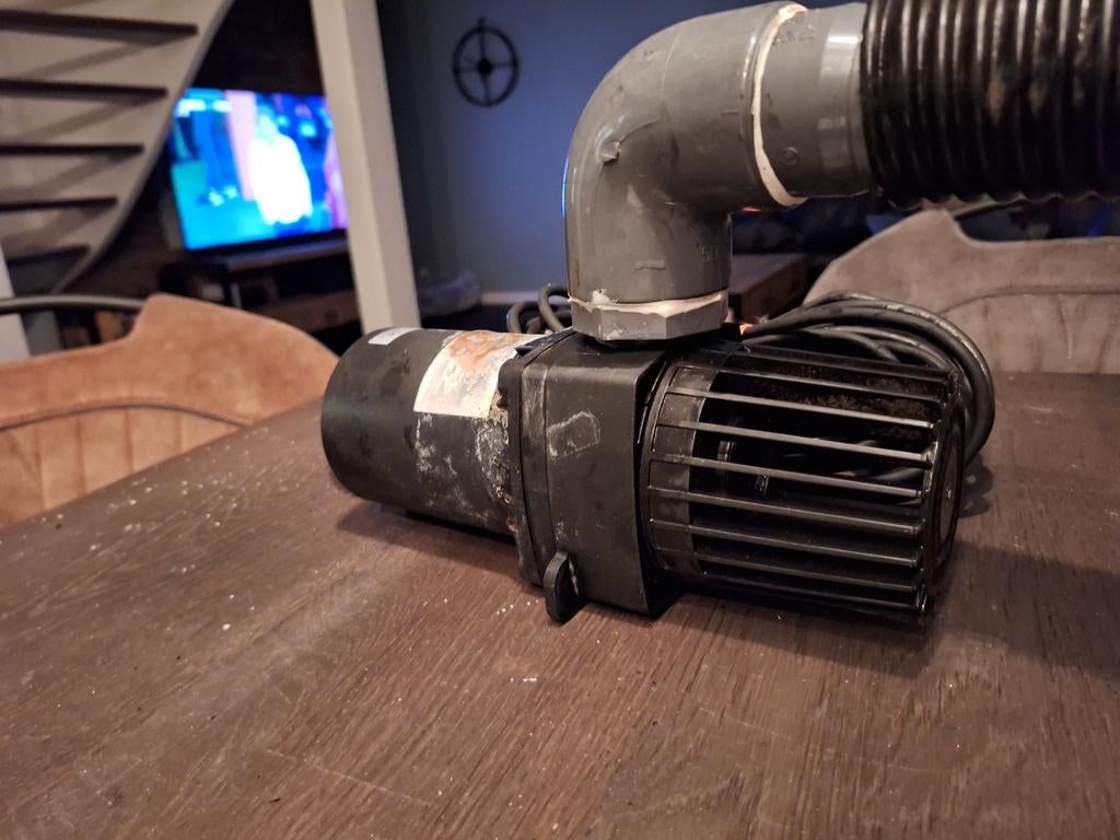 Vijverpomp 8000l met 50mm aansluiting koopje, Tuin en Terras, Vijver-toebehoren, Ophalen of Verzenden, Gebruikt, Vijverpomp