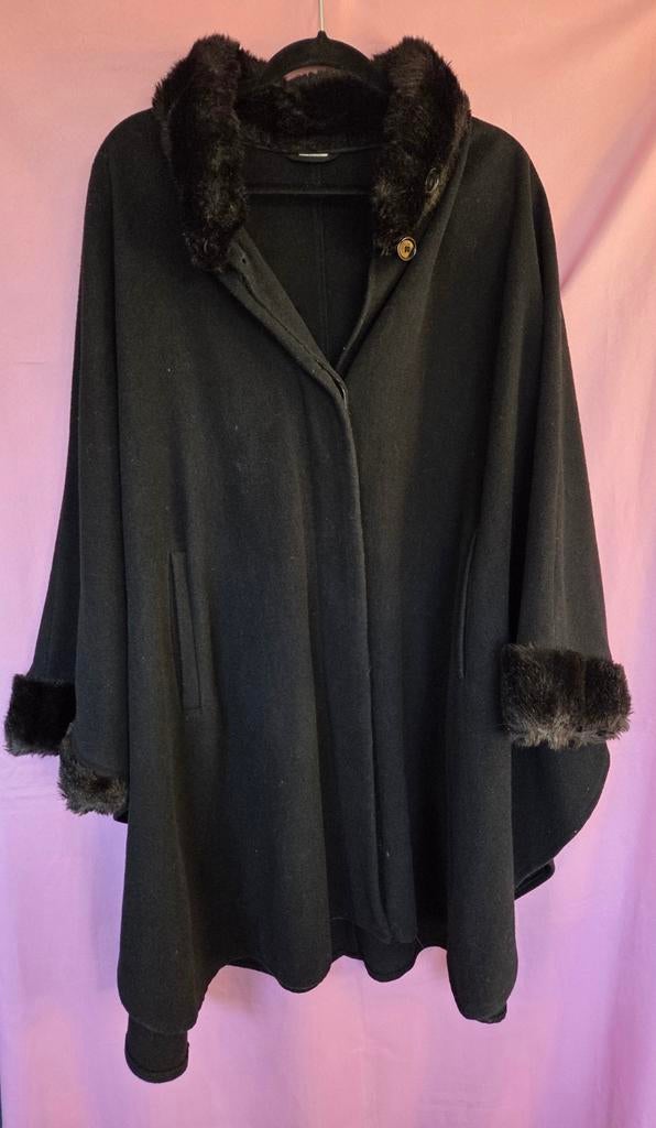 Zwarte cape mantel/poncho, Maat 38/40 (M), Damo Donna, Zwart, Ophalen of Verzenden
