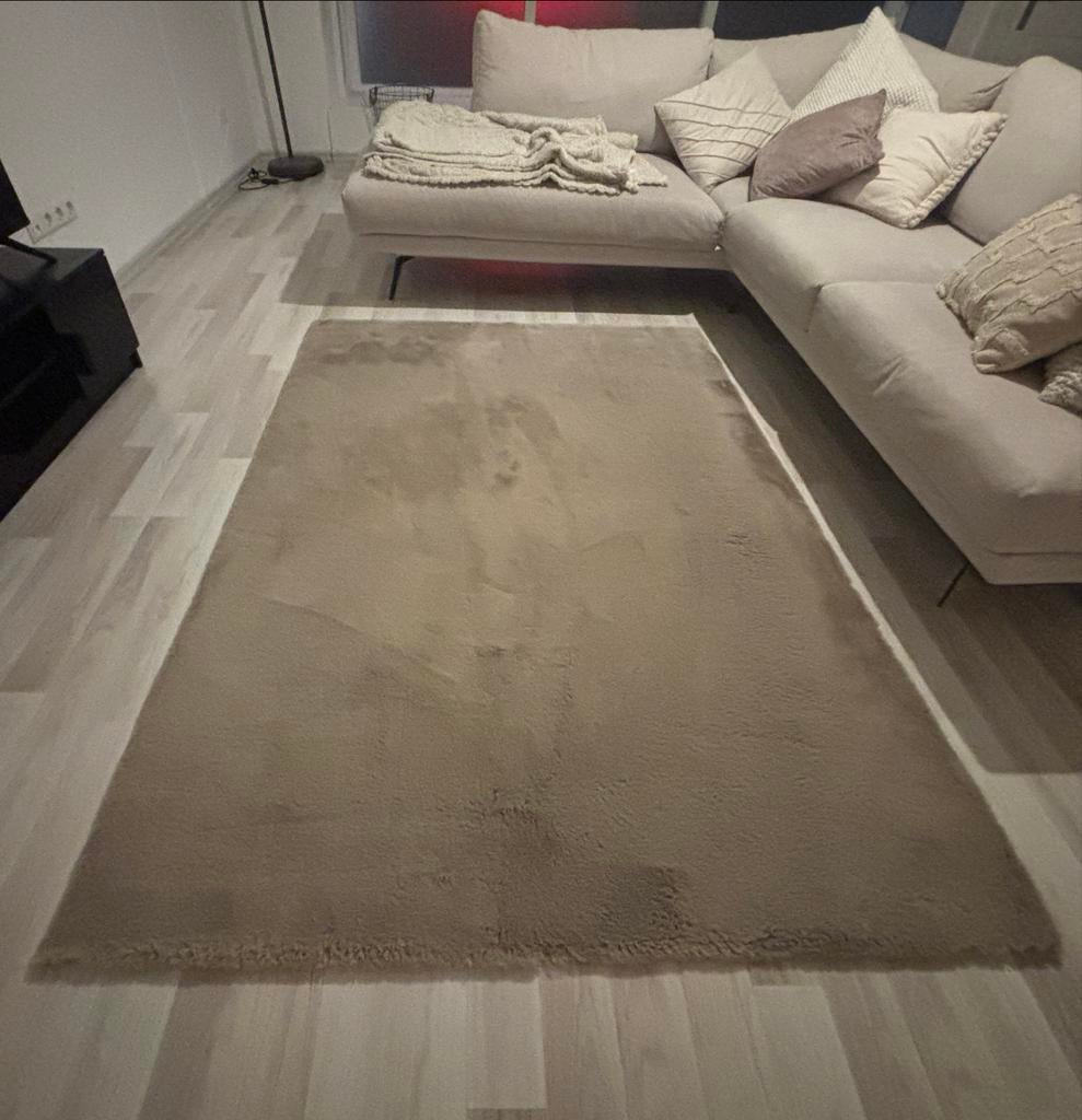 Taupe hoogpolig vloerkleed 140x200CM, Ophalen, Overige kleuren, 150 tot 200 cm, 200 cm of meer