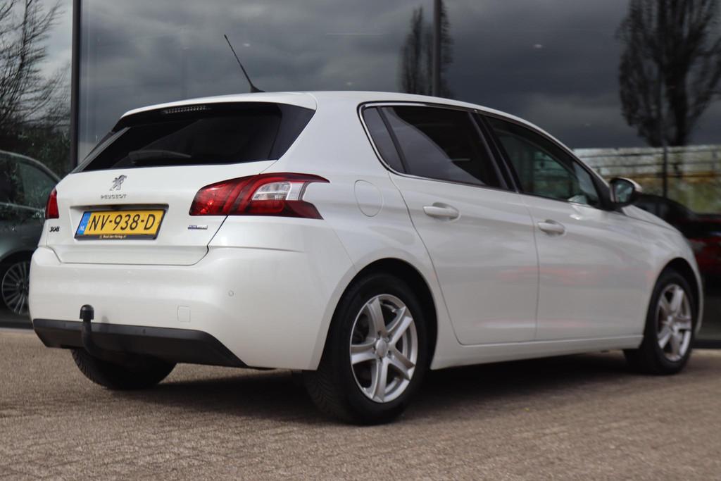 PEUGEOT 308 1.2 PT ALLURE | PANO | TREKHAAK | LED | CAMERA |, Voorwielaandrijving, Stof, Gebruikt, Euro 6