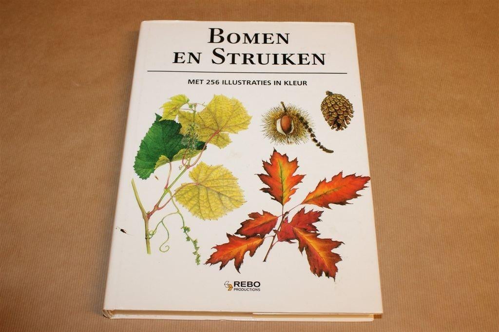 Bomen en Struiken — Europese Soorten in Woord en Beeld, Ophalen of Verzenden, Gelezen, Bloemen, Planten en Bomen
