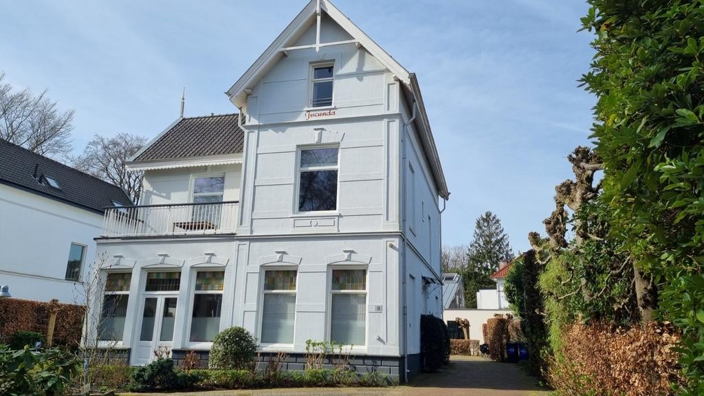 Praktijkruimte aangeboden, Zakelijke goederen, Bedrijfs Onroerend goed, 25 m², Huur, Kantoorruimte