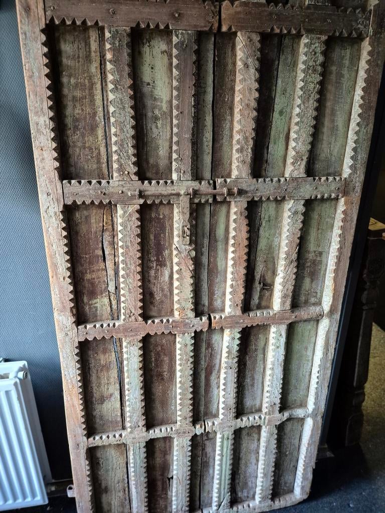 Uniek oud luik uit India, Ophalen