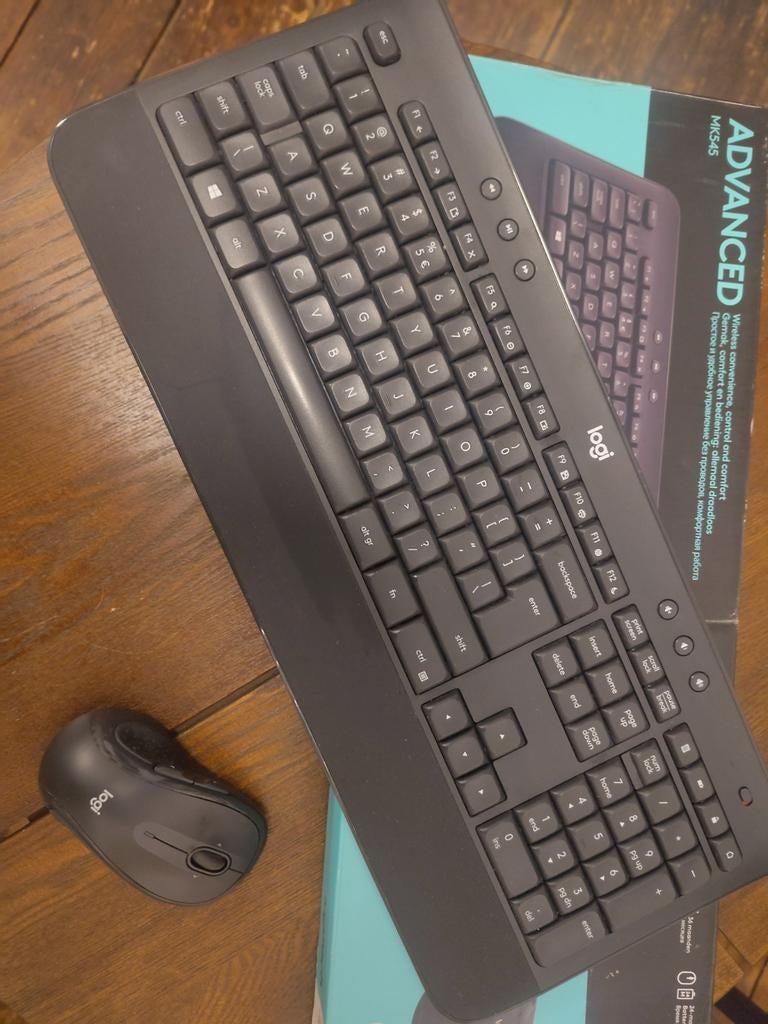 Logitech MK545 Advanced draadloos toetsenbord en muis, Computers en Software, Toetsenborden, Ophalen of Verzenden, Zo goed als nieuw