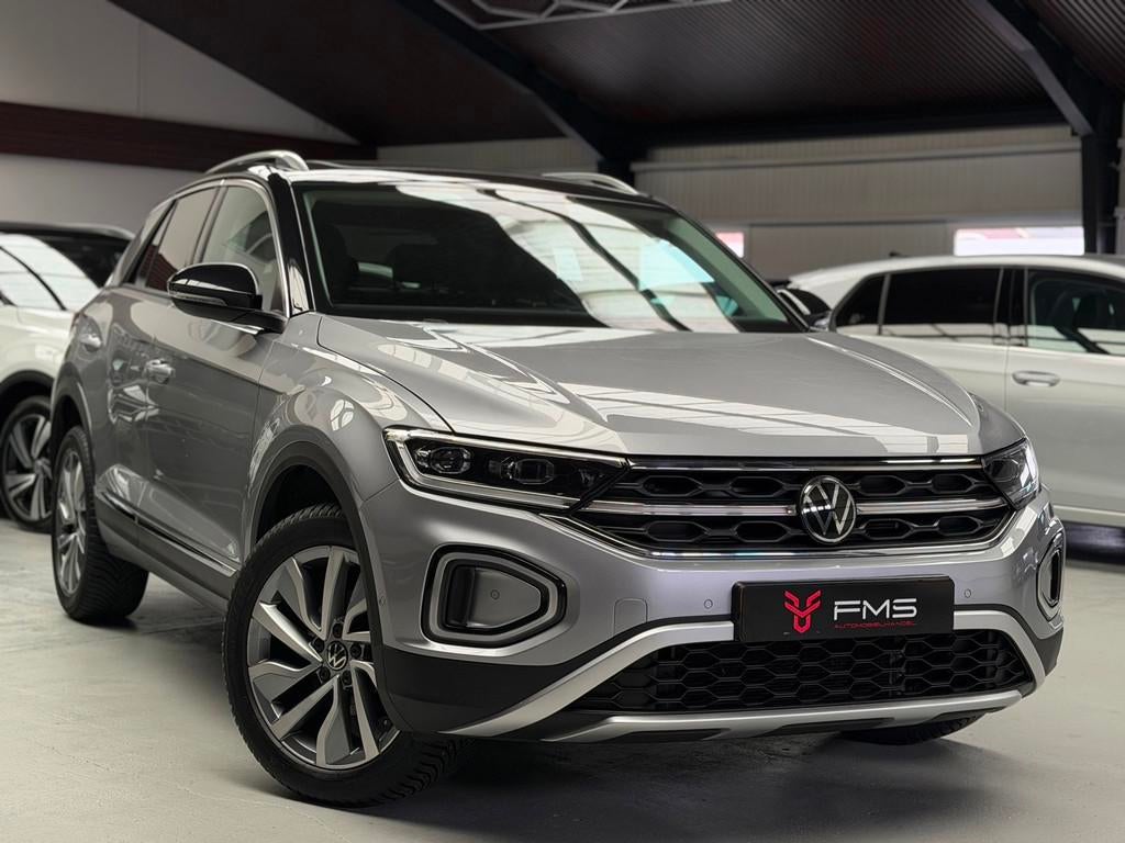 Volkswagen T-Roc 1.5 TSI Style CarPlay Panorama, Zwart, 4 cilinders, Leder, Bedrijf