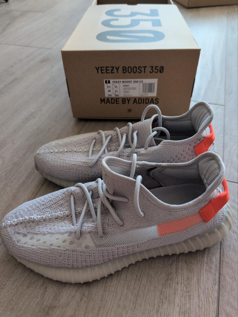 Adidas Yeezy Boost 350 V2 Tailgate, Overige kleuren, Ophalen of Verzenden, Adidas, Sneakers of Gympen
