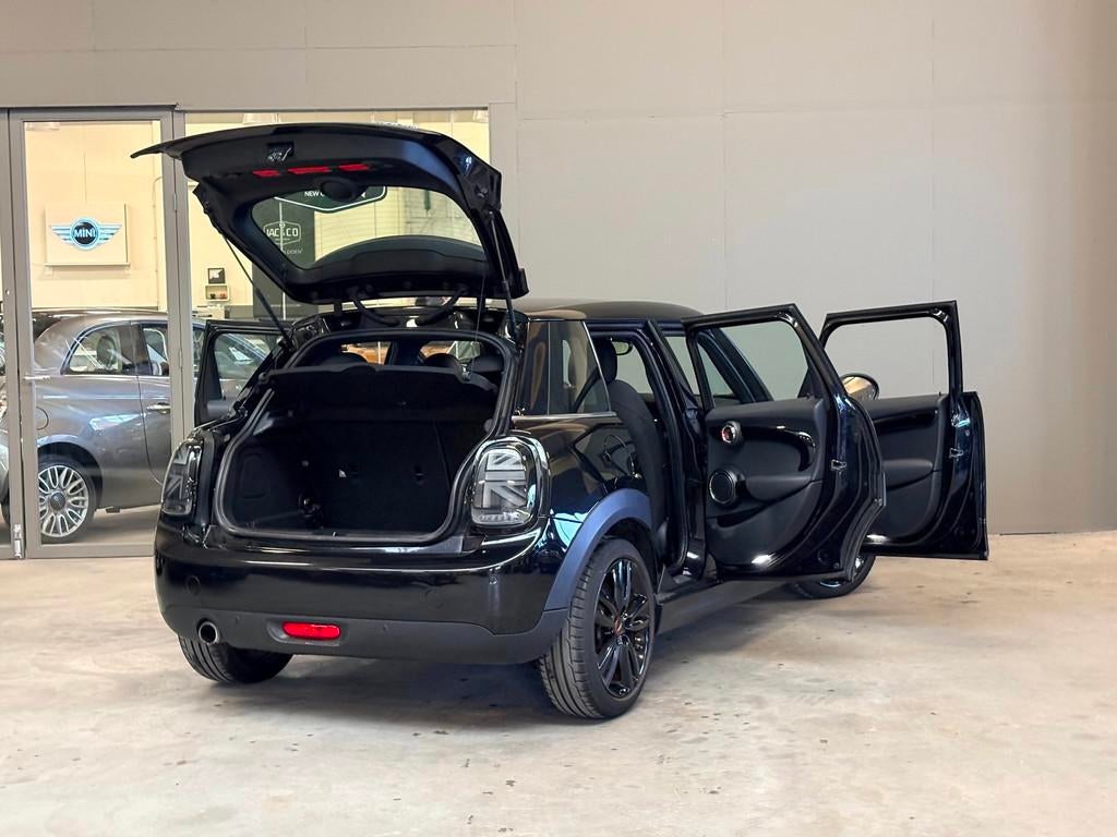 Mini Mini 1.5 Cooper Salt Business 5 deurs automaat, Auto's, 136 pk, Gebruikt, Leder en Stof, Bedrijf
