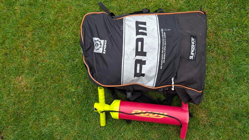 STARTSET KITESURF SLINGSHOT RPM 11 NIEUW BOARD/HARNESS, Ophalen, Nieuw