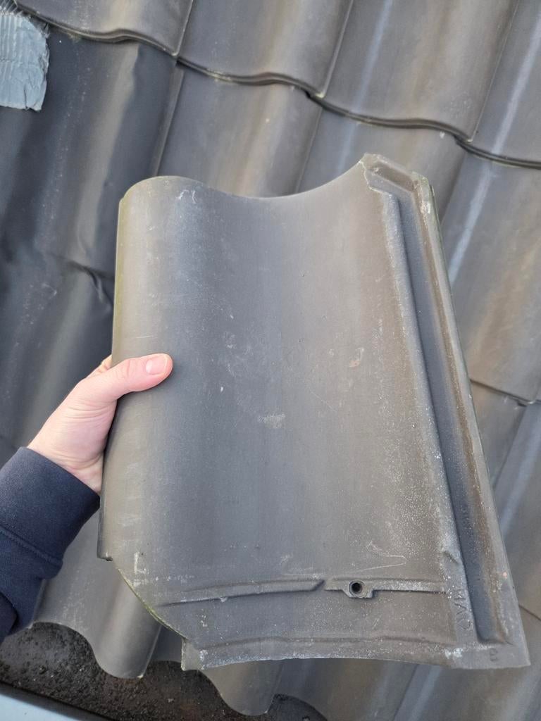 Gratis Dakpannen OVH - Antraciet, Ophalen, Gebruikt, Steen of Klei, 15 m² of meer