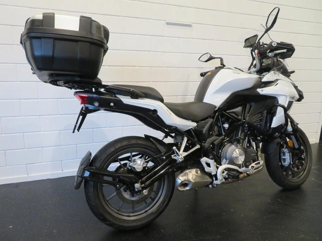 Benelli TRK 502 ZEER FRAAI! TOP-CASE € 5.950,00 - foto 3