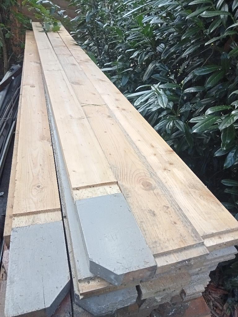 79 HOUTEN PLANKEN BALKEN HOUT KWALITATIEF BLOKHUTPROFIEL, Doe-het-zelf en Verbouw, Hout en Planken, Ophalen, Gebruikt, 25 tot 50 mm