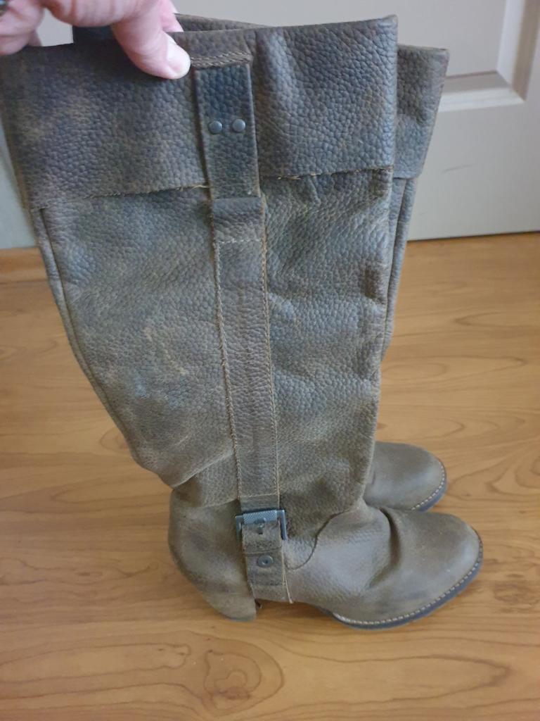 Laarzen Invito maat 42, Hoge laarzen, Overige kleuren, Ophalen of Verzenden, Zo goed als nieuw