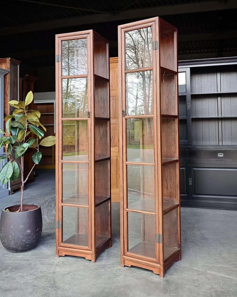 Prachtige unieke oosterse vitrinekasten | Museumkasten #7873, Antiek en Kunst, Ophalen of Verzenden