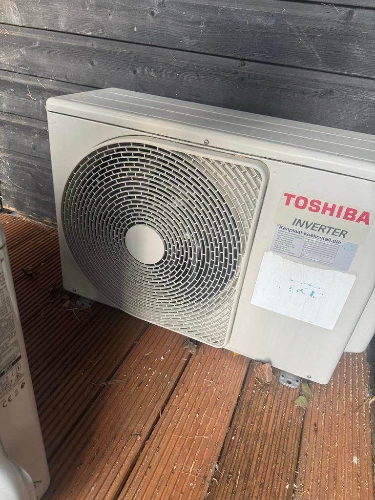 Toshiba split unit airco's, Gebruikt, 3 snelheden of meer, Ophalen of Verzenden, 100 m³ of groter