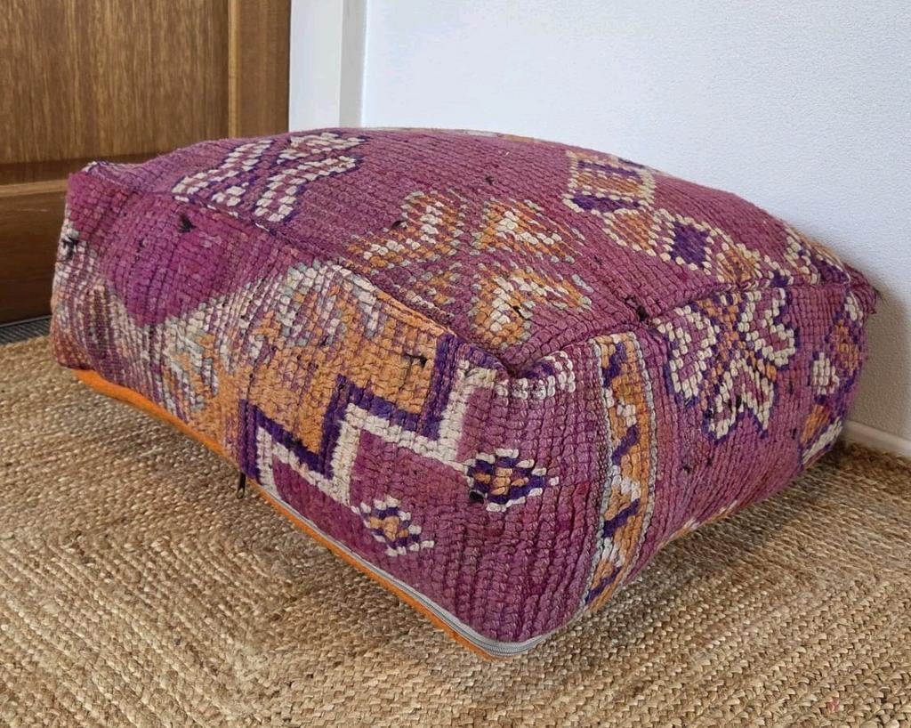 Vintage berber poef, Huis en Inrichting, Banken | Voetenbanken en Poefen, Verzenden, Zo goed als nieuw, 50 tot 75 cm, 50 tot 75 cm