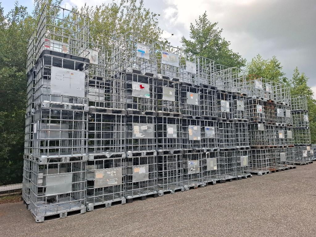 Ibc kratten kunststof/ijzeren pallet tbv haardhout of dakpan, Doe-het-zelf en Verbouw, Kratten en Dozen, Gebruikt, Krat, 100 cm of meer