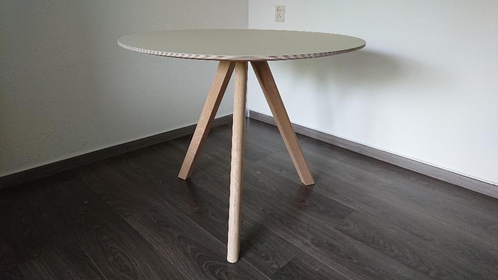 HAY CPH 20 Tafel, rond Ø90 x H74, Eiken/Off-white linoleum, Huis en Inrichting, Tafels | Eettafels, Ophalen, Gebruikt, 50 tot 100 cm
