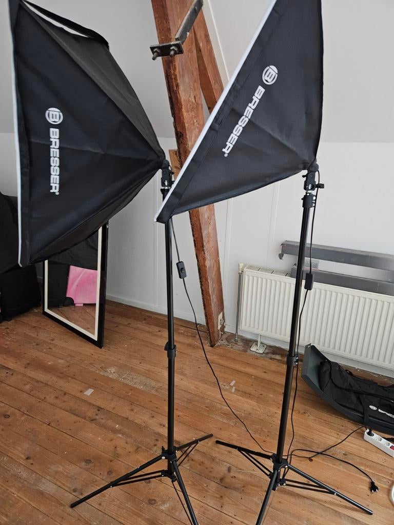 Twee Bresser Softbox Lampen met Statieven, Ophalen, Zo goed als nieuw, Lamp of Flitsset